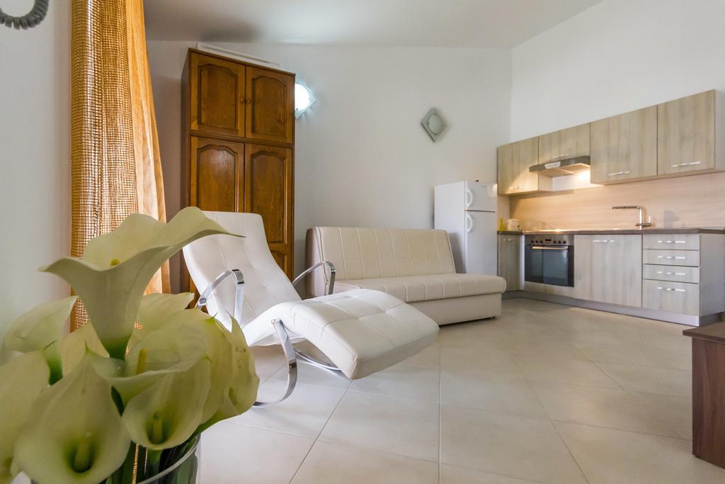 Apartments Gloria Ližnjan Εξωτερικό φωτογραφία