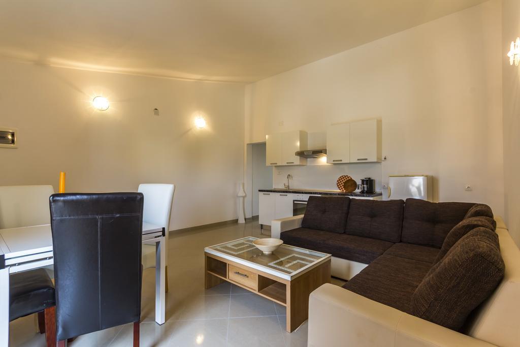 Apartments Gloria Ližnjan Εξωτερικό φωτογραφία