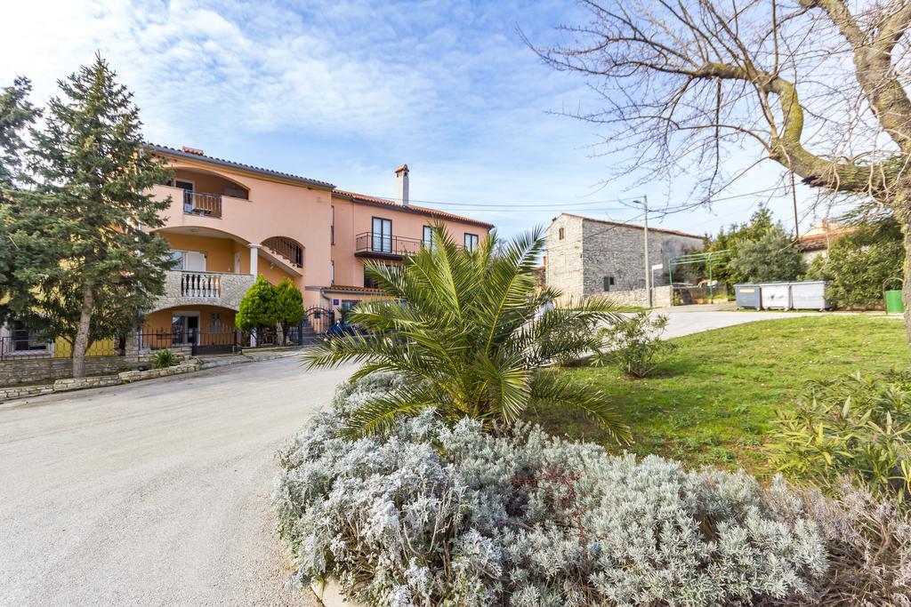 Apartments Gloria Ližnjan Εξωτερικό φωτογραφία
