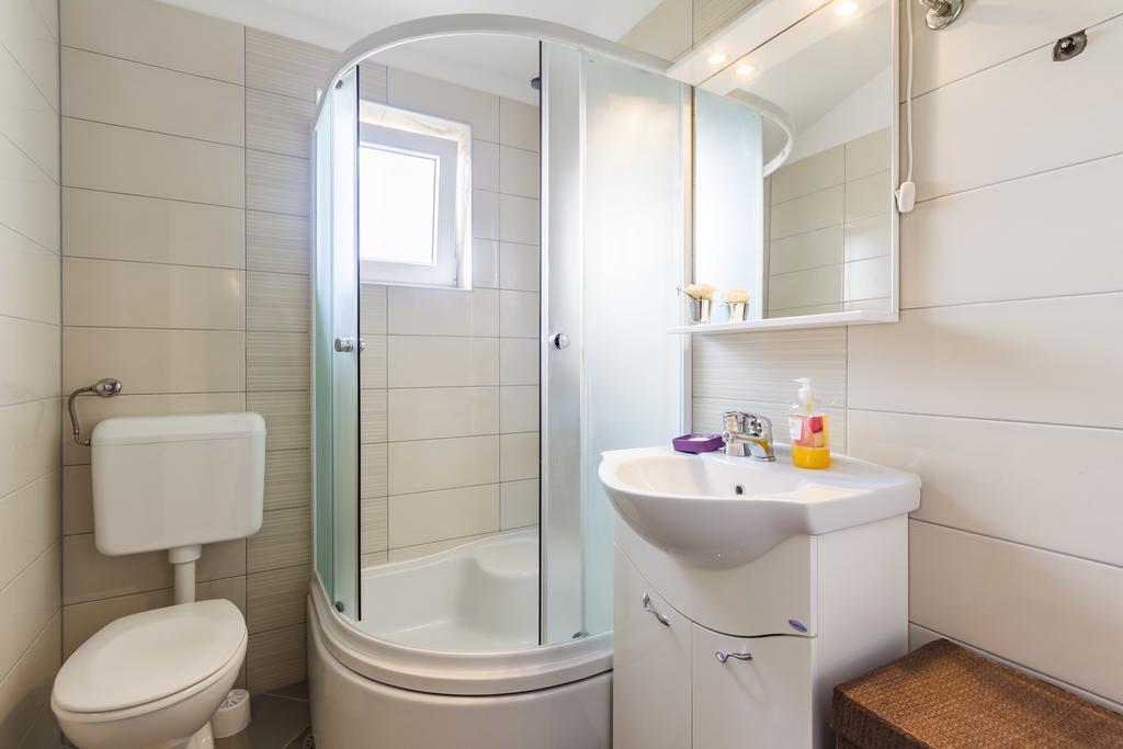 Apartments Gloria Ližnjan Εξωτερικό φωτογραφία