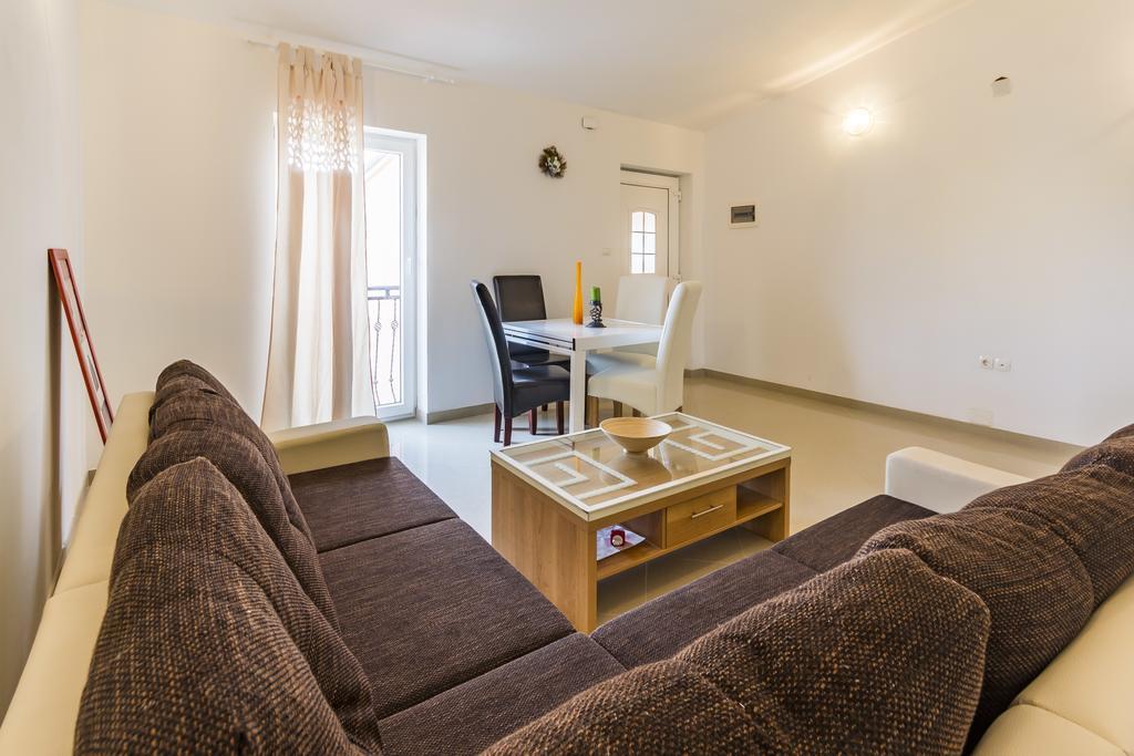 Apartments Gloria Ližnjan Εξωτερικό φωτογραφία