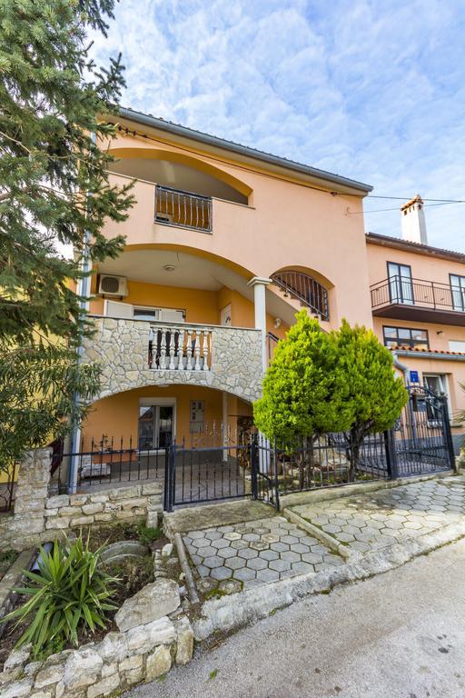 Apartments Gloria Ližnjan Εξωτερικό φωτογραφία