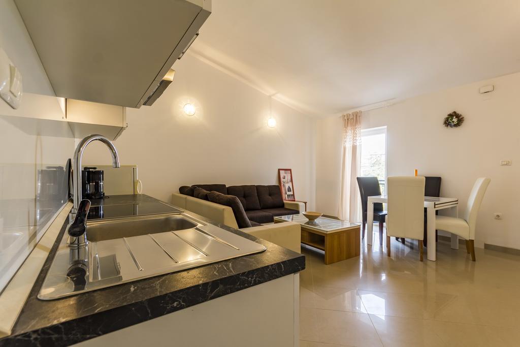 Apartments Gloria Ližnjan Εξωτερικό φωτογραφία