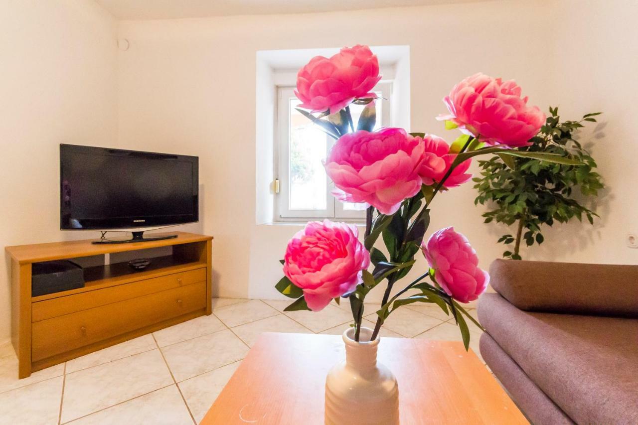 Apartments Gloria Ližnjan Εξωτερικό φωτογραφία
