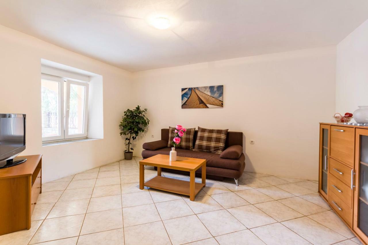 Apartments Gloria Ližnjan Εξωτερικό φωτογραφία