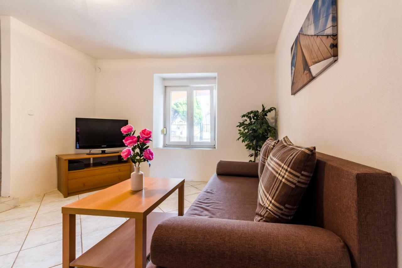 Apartments Gloria Ližnjan Εξωτερικό φωτογραφία