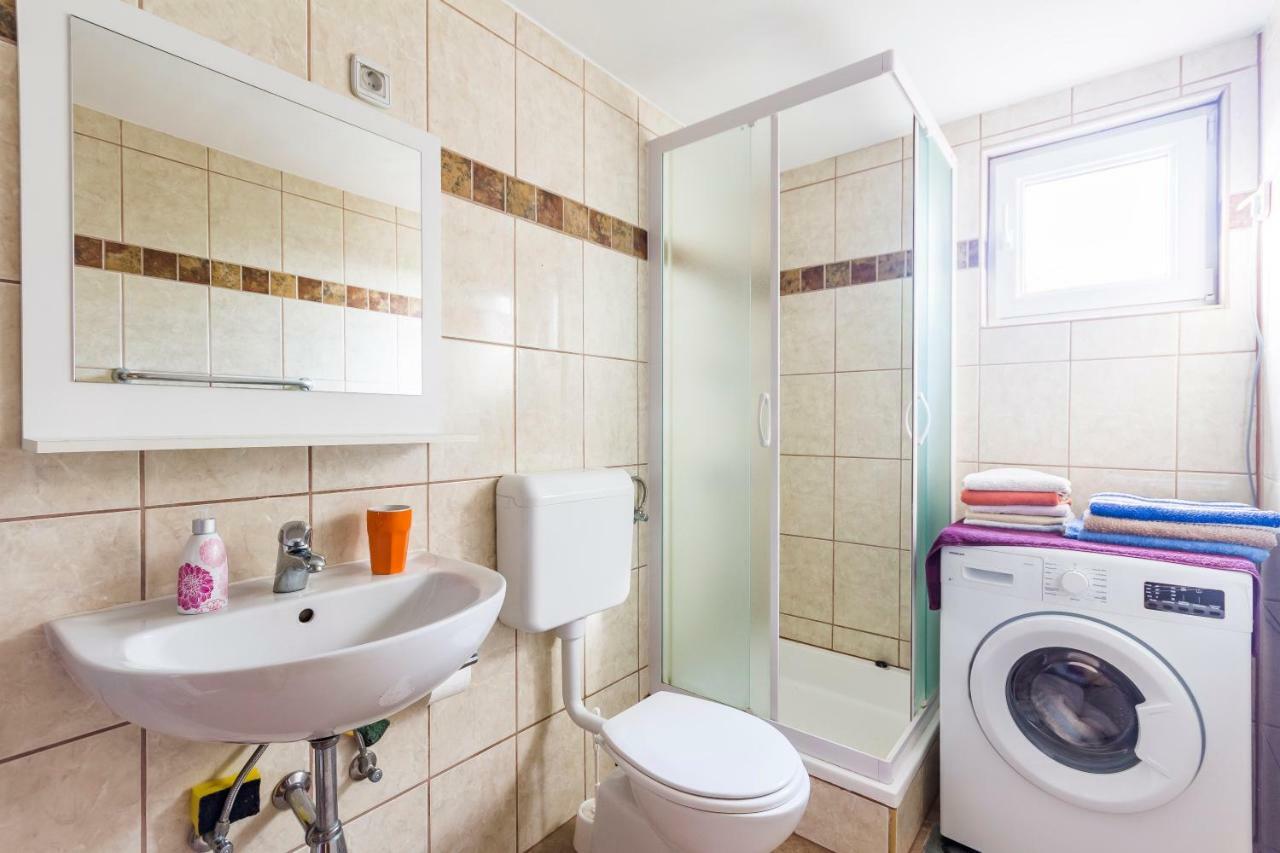 Apartments Gloria Ližnjan Εξωτερικό φωτογραφία